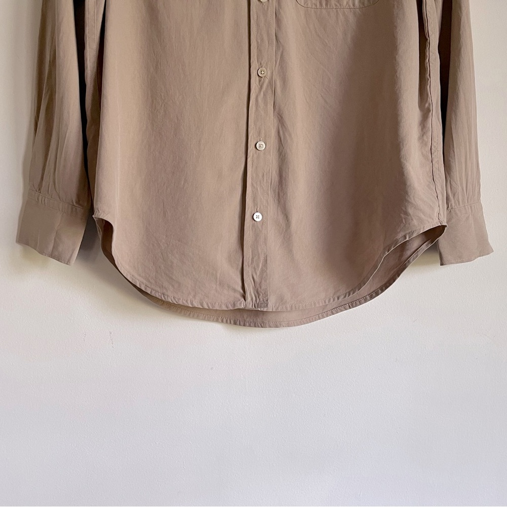 Everlane The Utility Shirt in Washable Silk ‘Burnt Sugar’ Brown Size 0 $150 - Picture 3 of 15